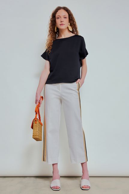 Blusa crepe babado manga preto