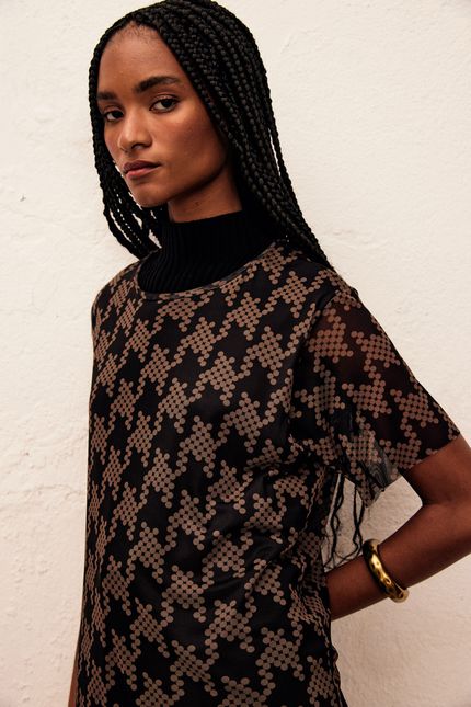 Blusa manga tule estampada preto