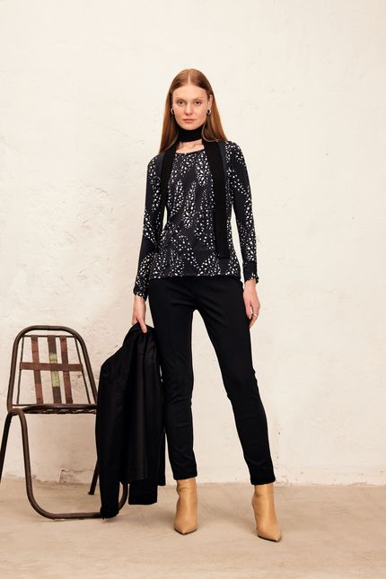 Blusa detalhe manga begonia preto branco