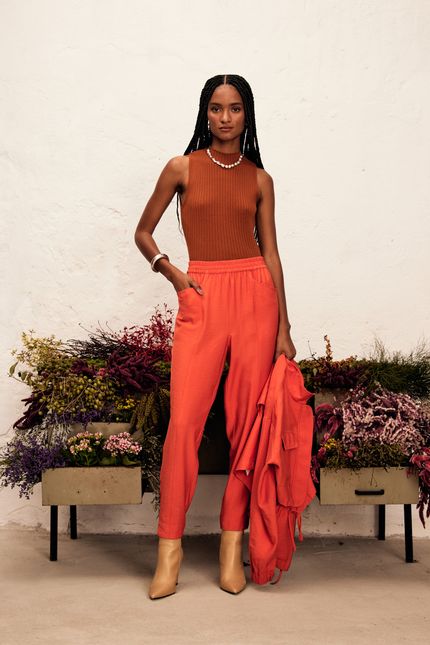 Calça utilitário cós elastano  laranja terracota