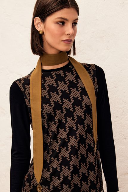 Blusa tule malha estampada  preto