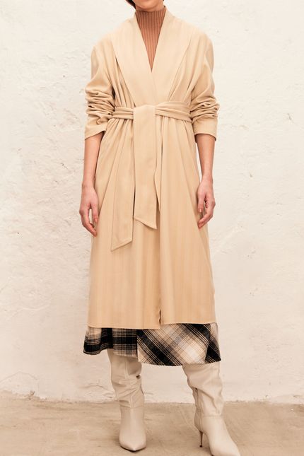 Casaco trench coat com cinto  bege creme