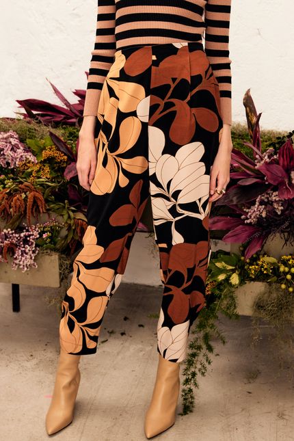 Calça alfaiataria  floral puff maxi  preto
