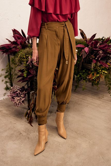 Calça crepe pregas  verde musgo