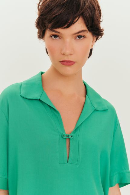 Blusa crepe gola botões verde astral