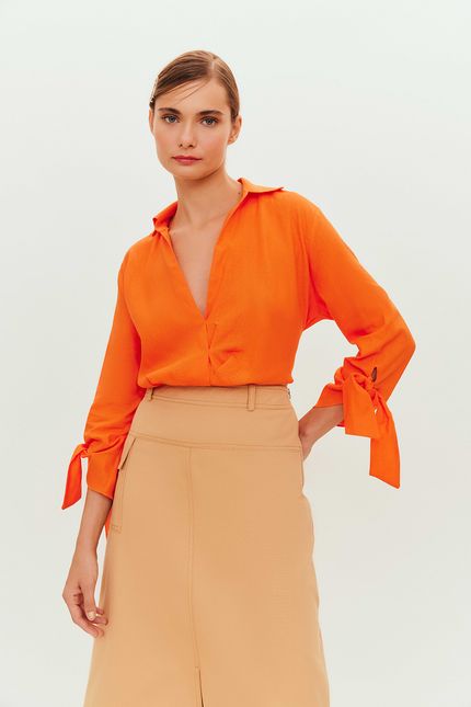 blusa cambraia transpassada laranja coral