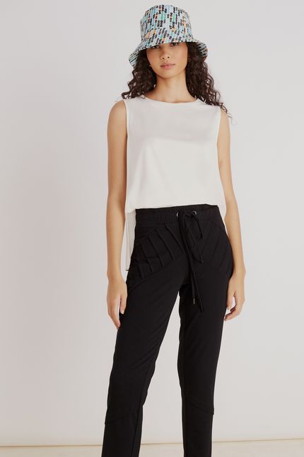 Calça com pregas preto