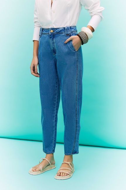 Calça cenoura jeans