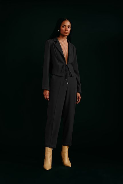 Blazer crepe curto preto