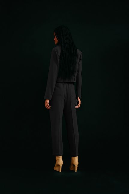 Blazer crepe curto preto