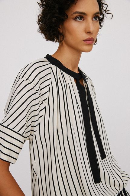Blusa crepe listra rongeant off white