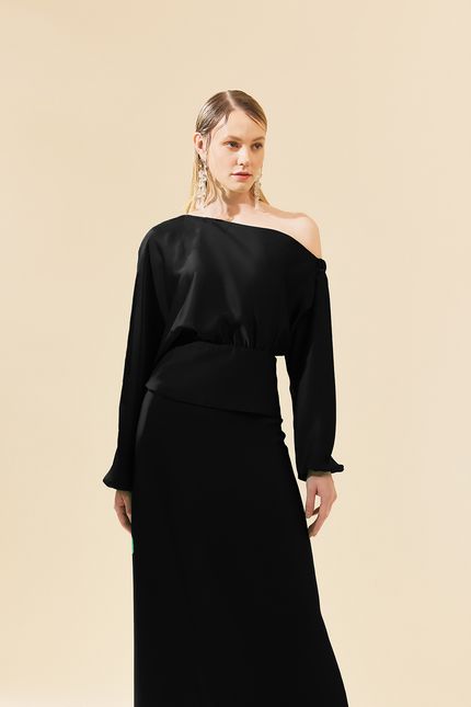 Blusa festa ombro pala preto