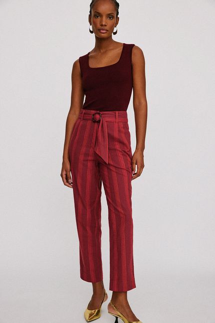 Blusa tricot decote reto vinho urucum