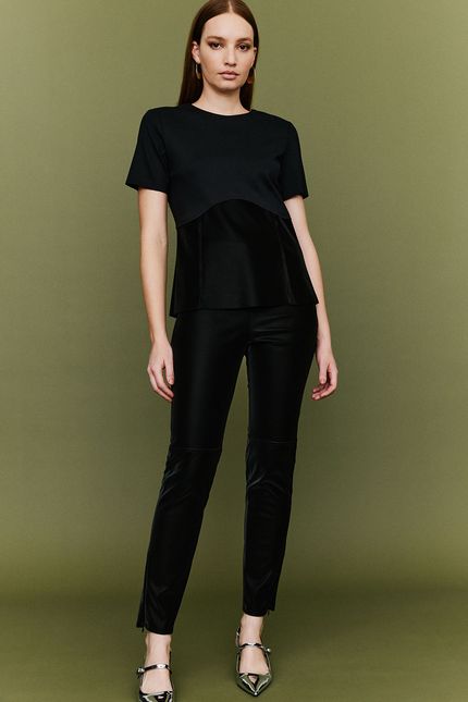 Blusa manga recortes montaria preto