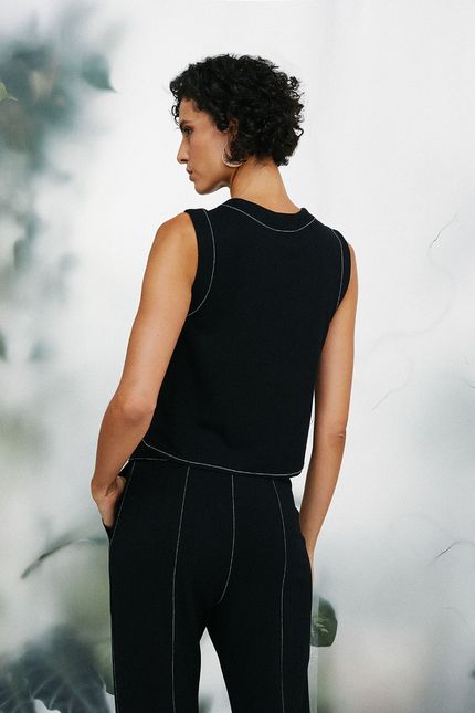 blusa cropped recortes pespontos preto