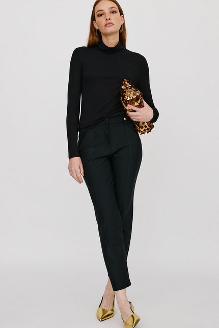 Blusa malha basic gola preto