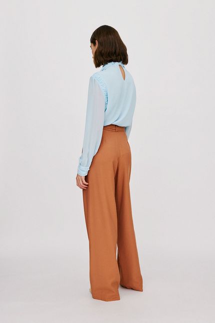 Calça detalhe passador caramelo