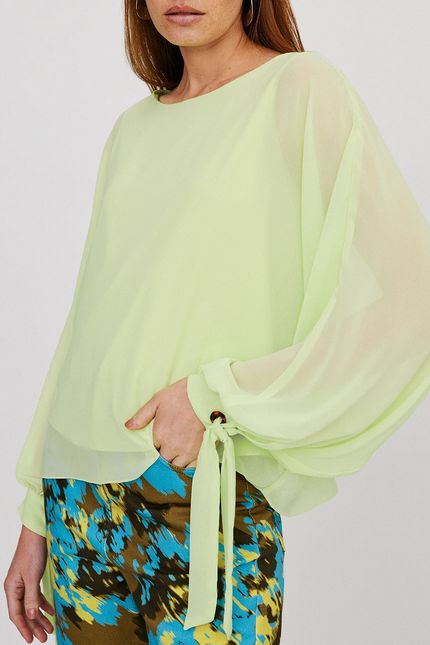 Blusa canoa punho ilhós verde lima