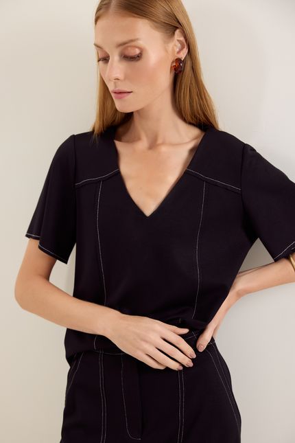 Blusa manga pesponto contraste preto