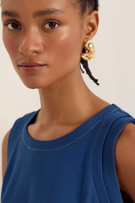 Blusa moletinho detalhe cava azul atlantico