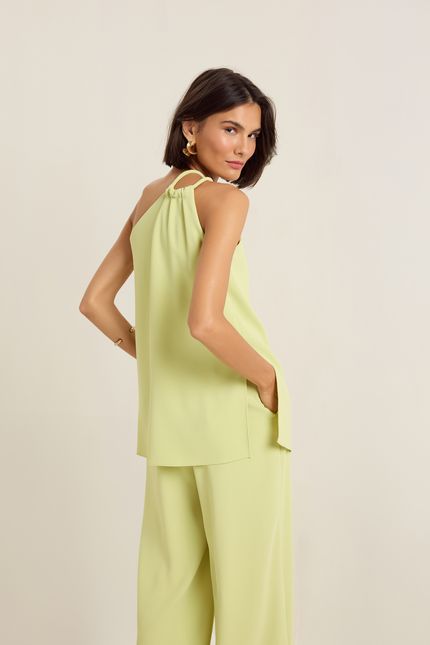Blusa crepe ombro único verde cana