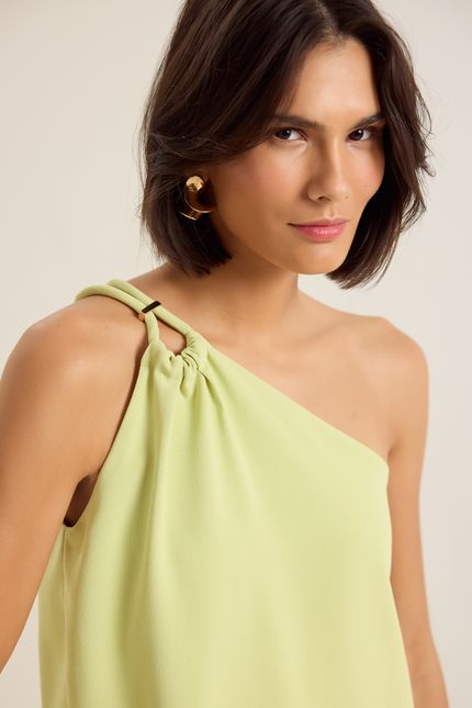 Blusa crepe ombro único verde cana