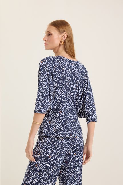 Blusa ampla morcego pois o globo azul atlantico
