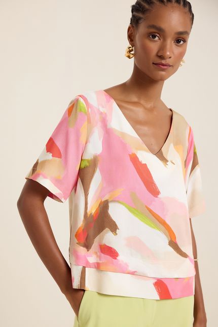 Blusa manga curta pinceladas rosa confete