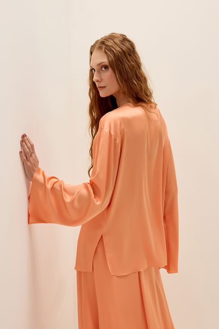 Blusa cetim lenço laranja pessego