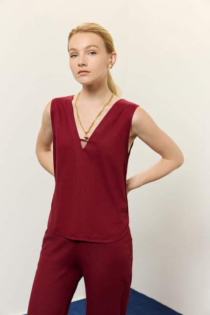 Blusa cambraia sm botão vinho tango