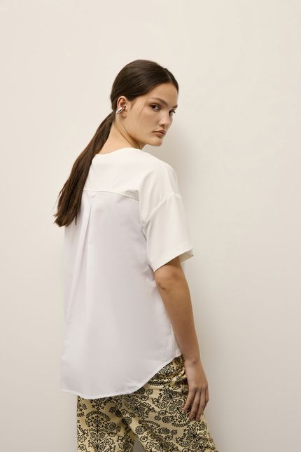 Tshirt detalhe camisa bordada off white