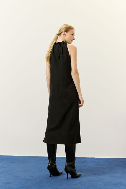 Vestido midi detalhe decote preto