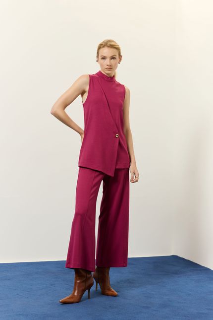 Blusa malha dobra detalhe rosa mambo