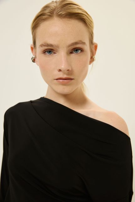 blusa ombro prega jersey preto