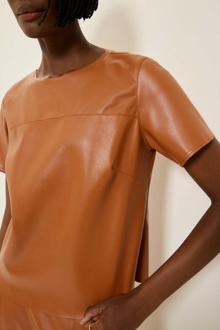 Blusa t-shirt like leather caramelo viola