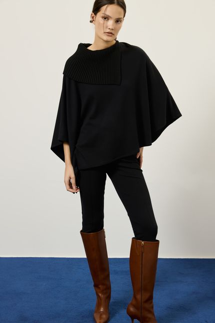 Casaco poncho crepe golão preto