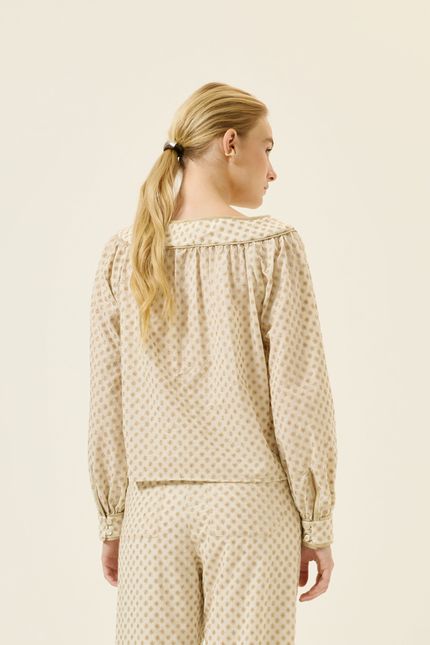 Blusa bata bordado floral off white com bege opera