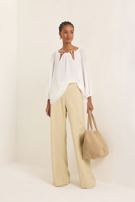 Blusa chiffon detalhe decote off white