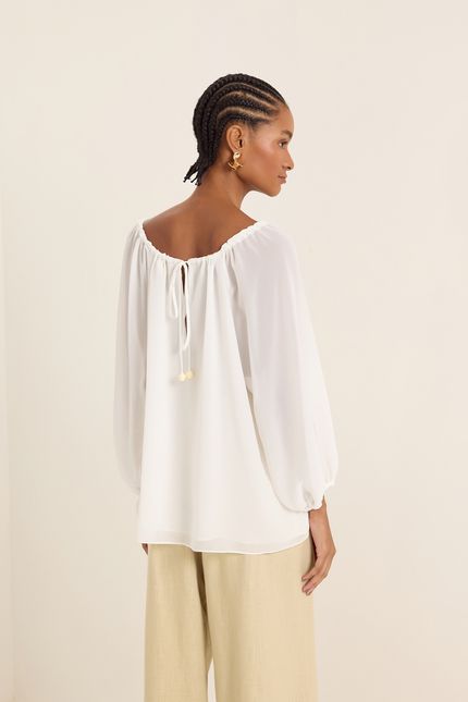 Blusa chiffon detalhe decote off white