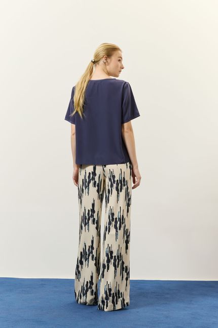 Blusa crepe manga curta azul rock