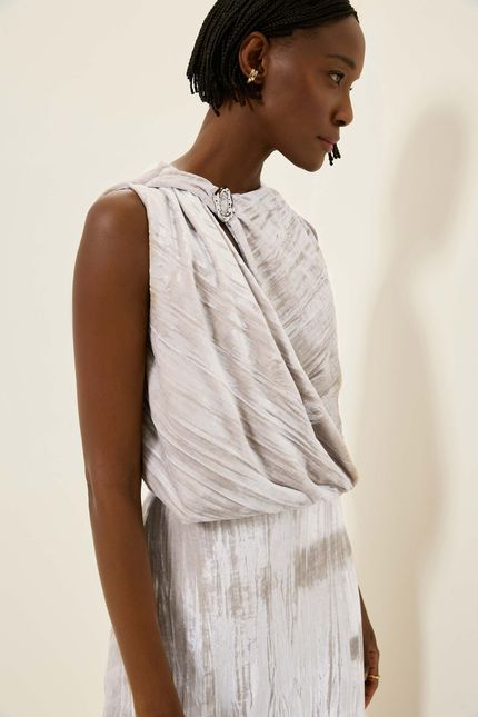 Vestido detalhe veludo plissê cinza flauta