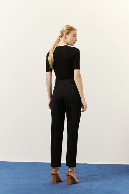 Calça malha pesponto preto