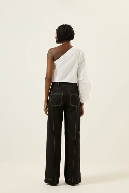 Calça alfaiataria bolso costas preto