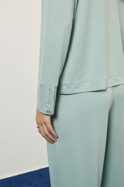 Blusa moletinho golão detalhe botões azul mpb