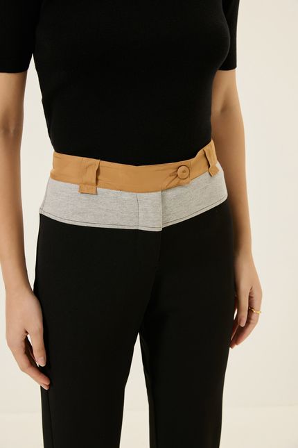 Calça detalhe cós bicolor preto com caramelo viola