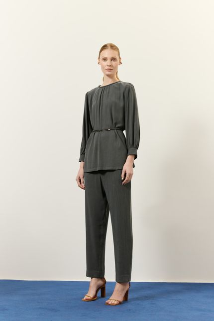 Blusa túnica punho pesponto cinza noite