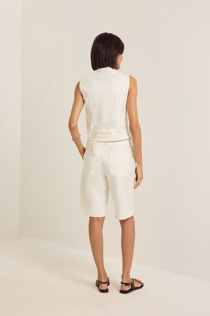 Bermuda alfaiataria pesponto off white