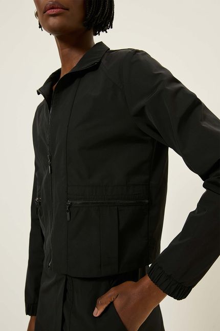 Jaqueta tecno bolso zíper preto
