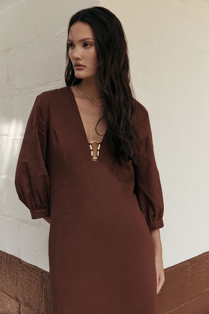 Vestido linho curto det metal marrom madeira
