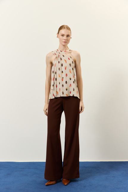 Blusa detalhe decote movimento movimento cinza flauta